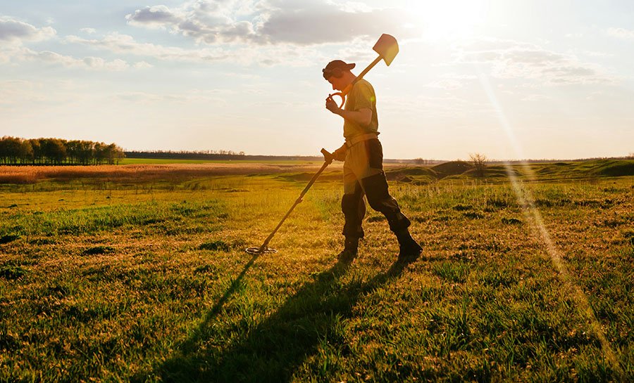 Best Metal Detector for the Money 2025: Reviews + Buying Guide